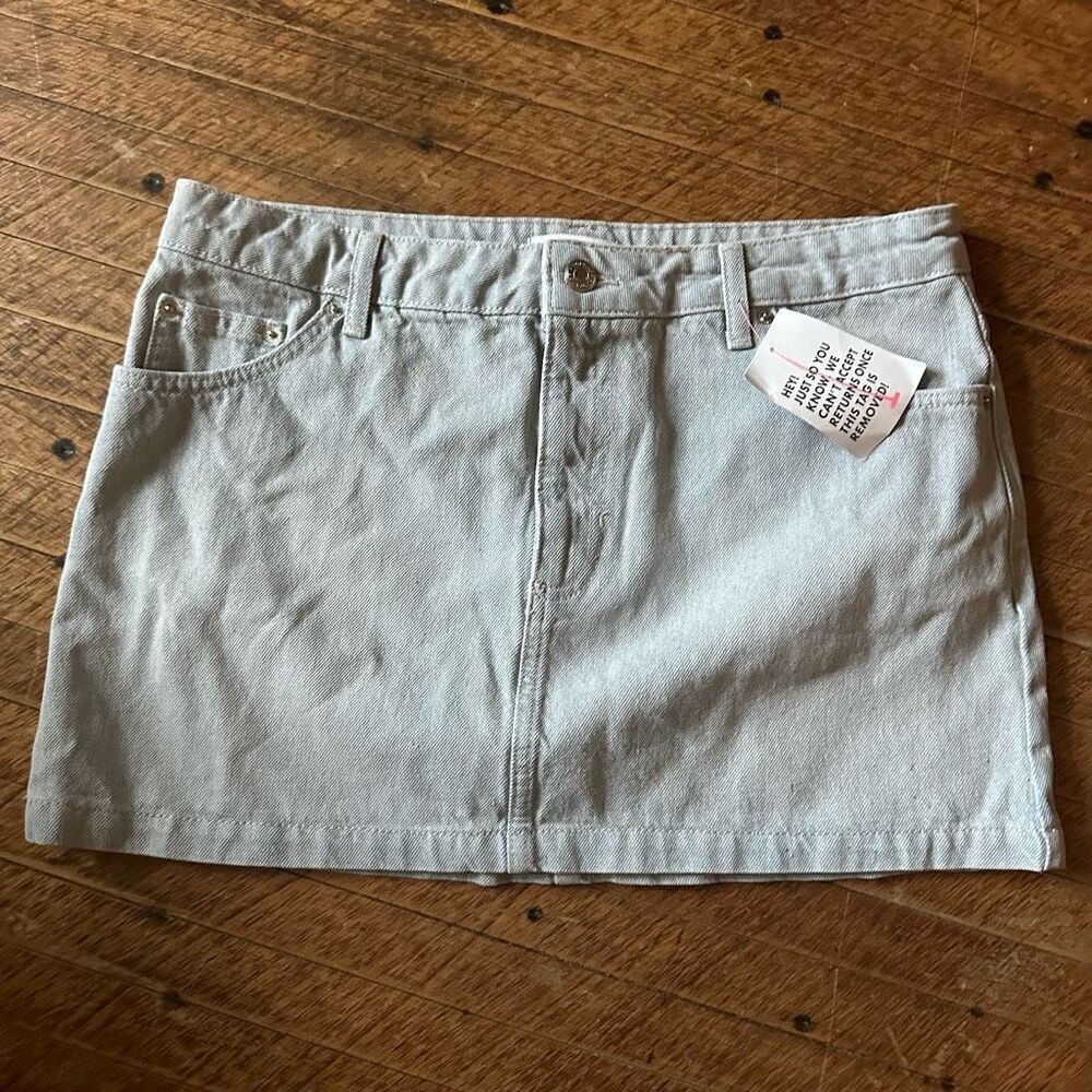 Topshop light wash denim size 8 normcore mini skirt